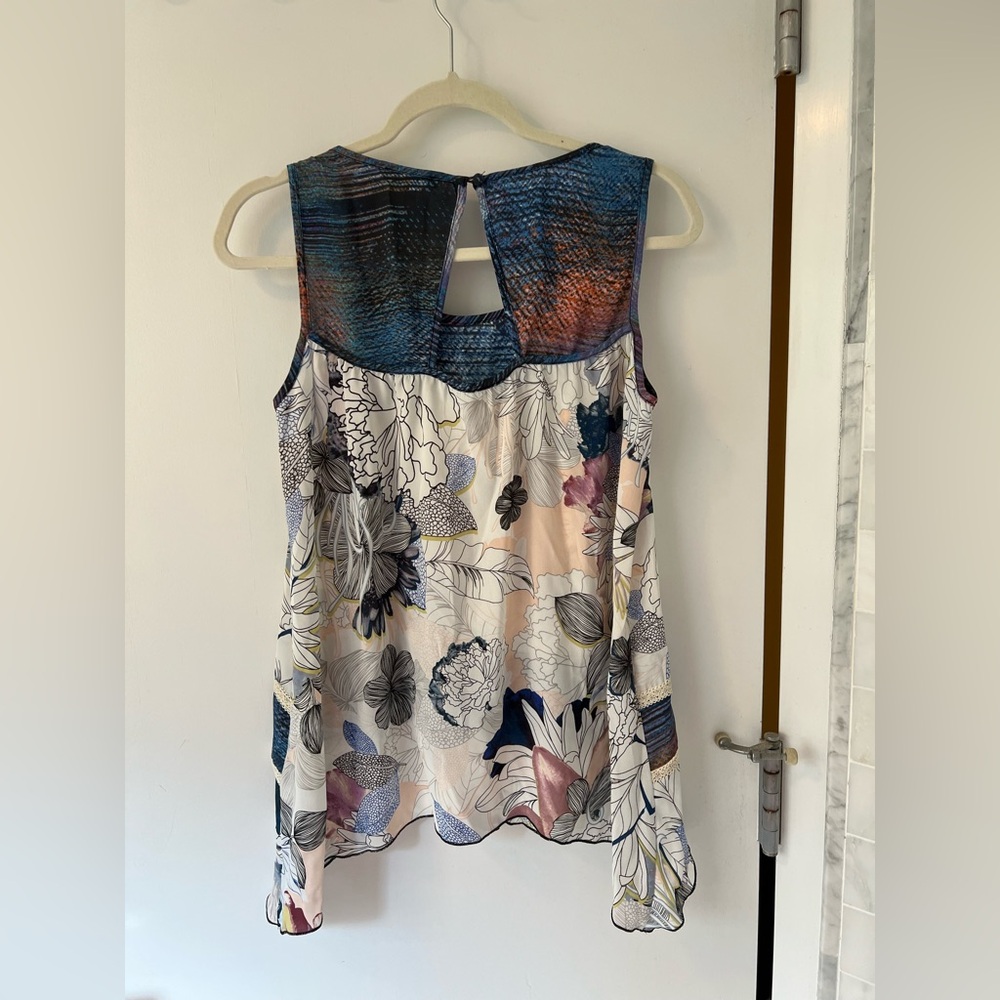 Spense Women’s Colorful Abstract Flower Top - Picture 3 of 5